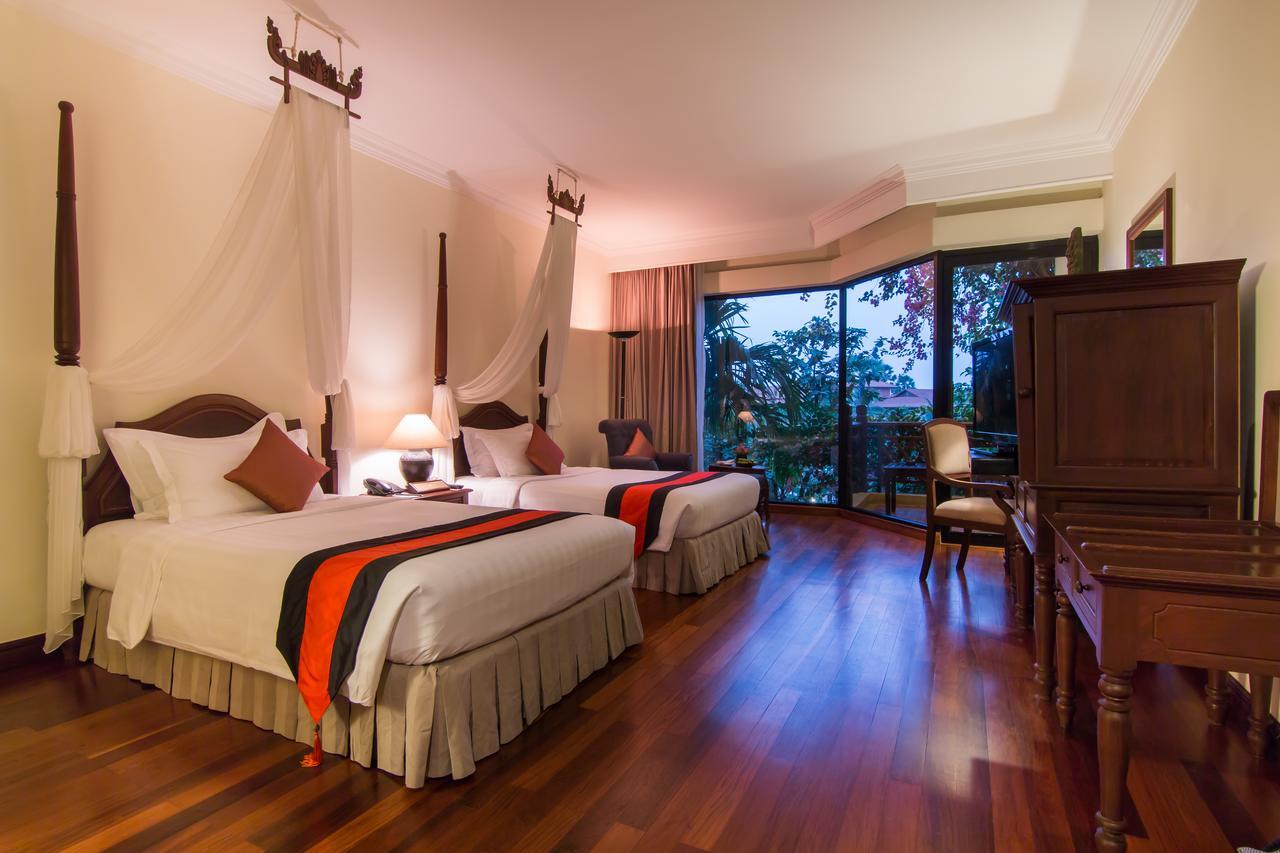 Palace Residence & Villa Siem Reap Extérieur photo